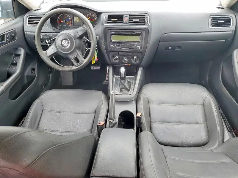 2011 VOLKSWAGEN JETTA SE  