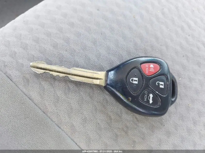 2011 TOYOTA CAMRY LE