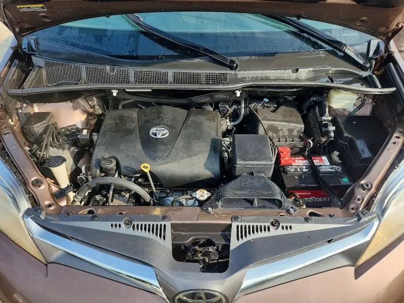 2020 TOYOTA SIENNA XLE 8-PASSENGER  