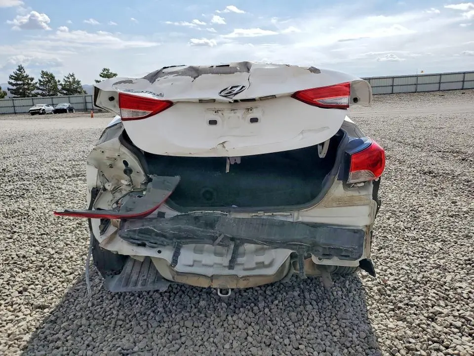 2013 HYUNDAI ELANTRA GLS  