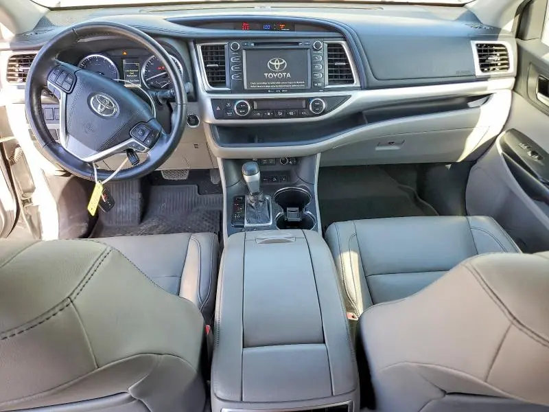 2018 TOYOTA HIGHLANDER XLE  