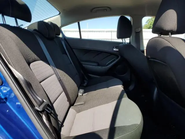 2017 KIA FORTE LX  