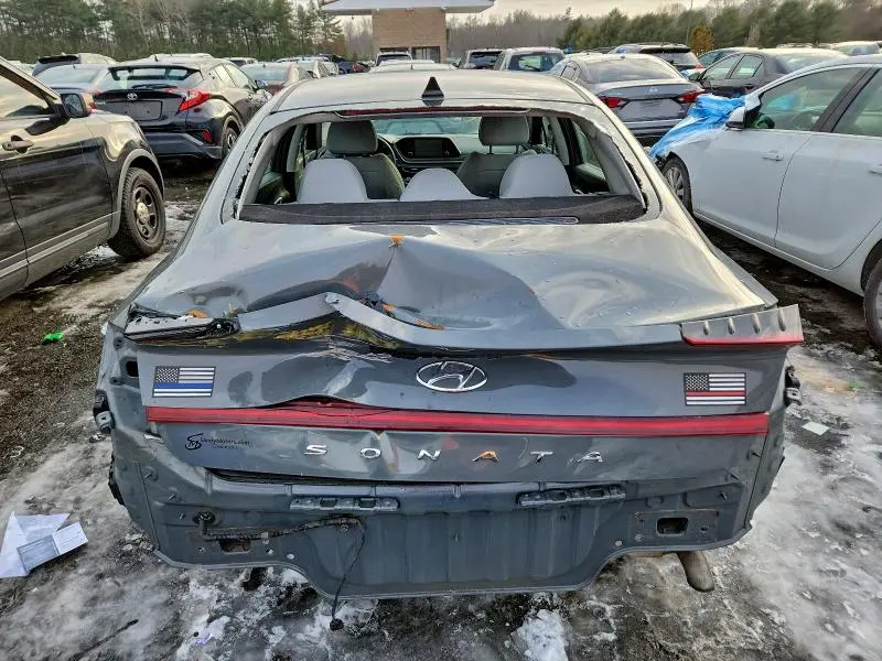 2021 HYUNDAI SONATA SE  