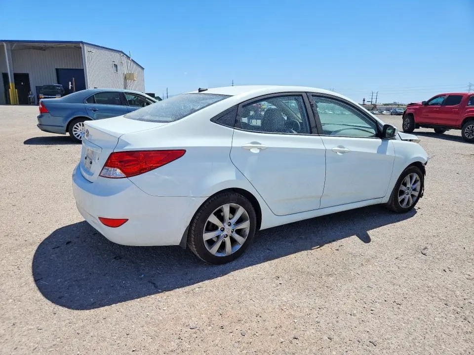 2012 HYUNDAI ACCENT GLS  
