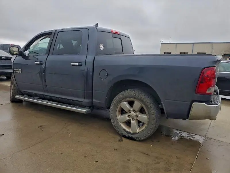 2016 RAM 1500 SLT  