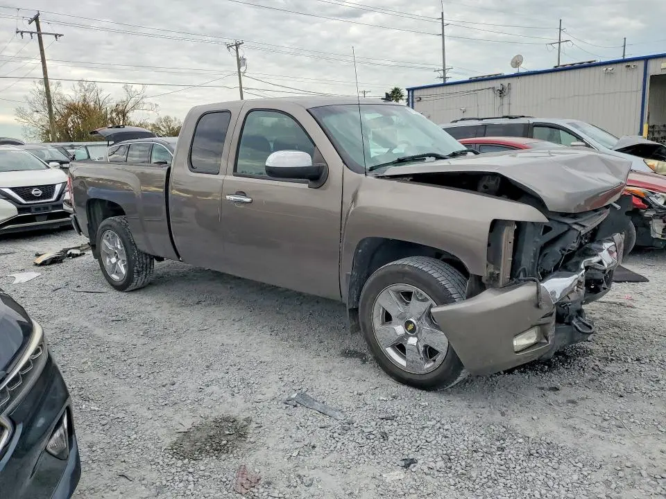 2011 CHEVROLET SILVERADO K1500 LT  