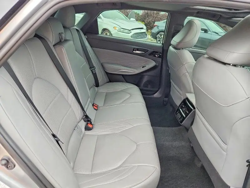 2019 TOYOTA AVALON LIMITED  