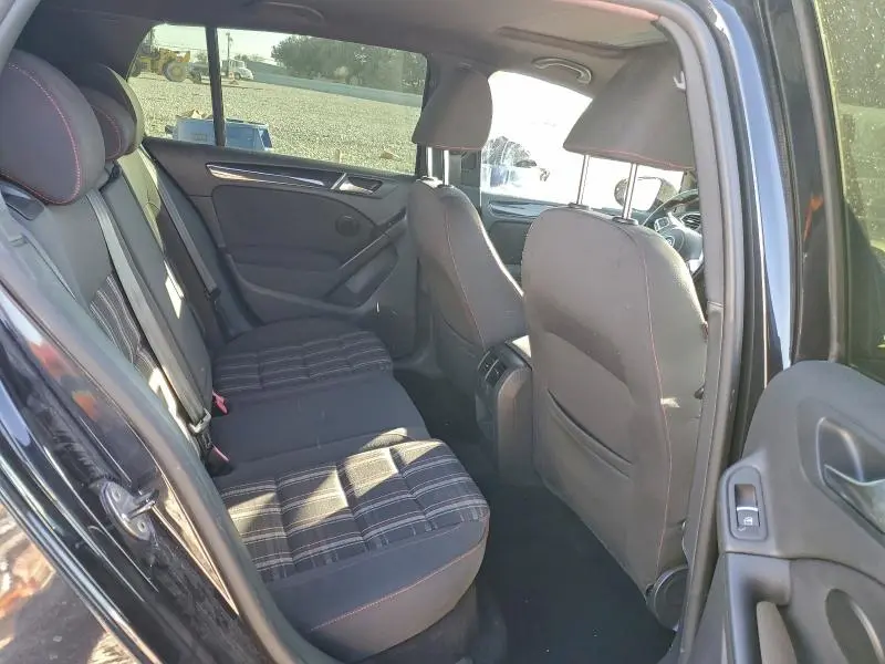 2011 VOLKSWAGEN GTI   