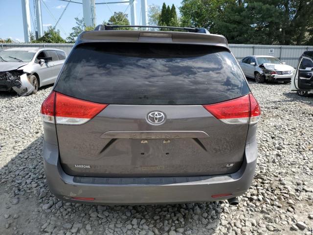 2013 TOYOTA SIENNA LE