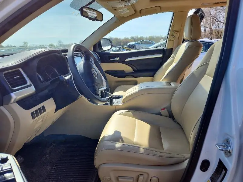 2016 TOYOTA HIGHLANDER XLE  