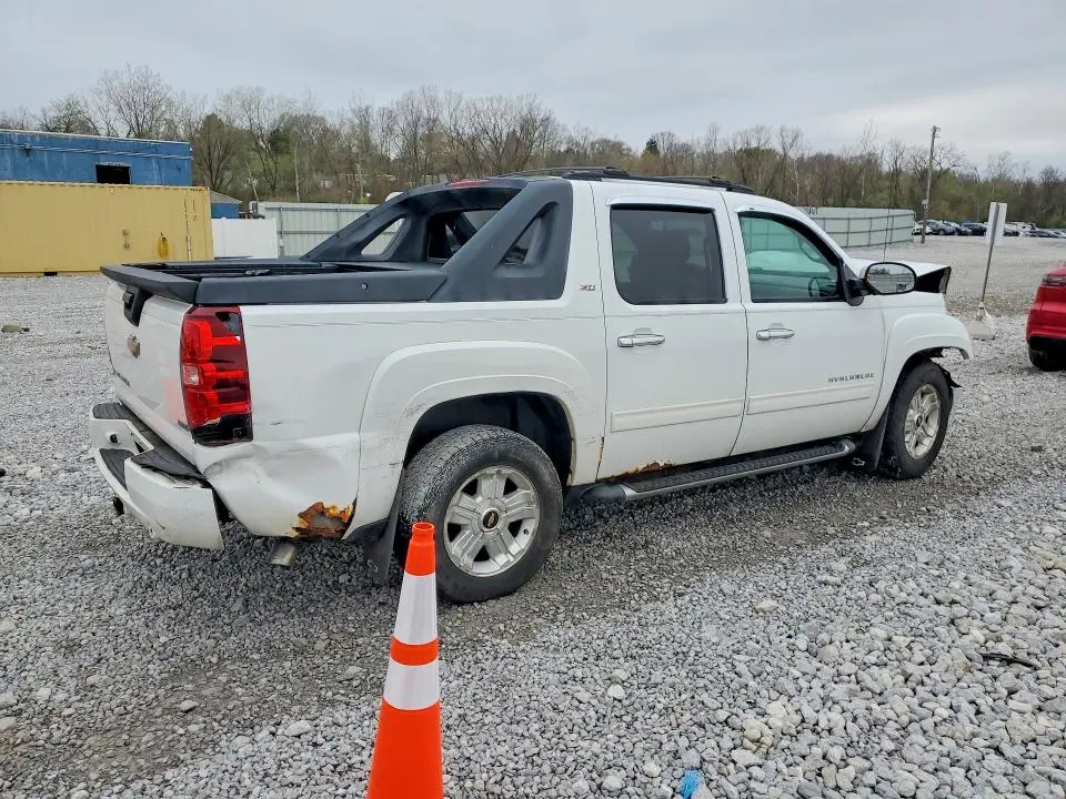 2011 CHEVROLET AVALANCHE LT  