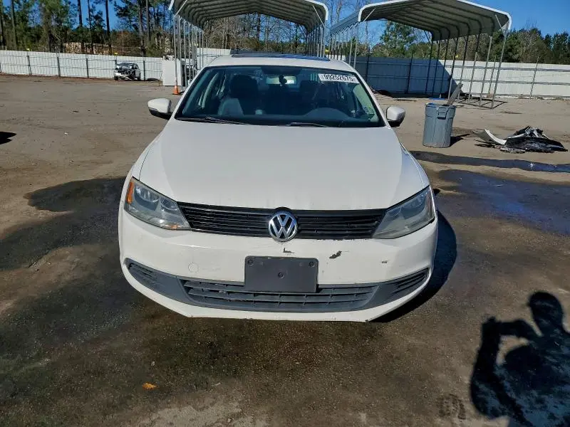 2011 VOLKSWAGEN JETTA SE  