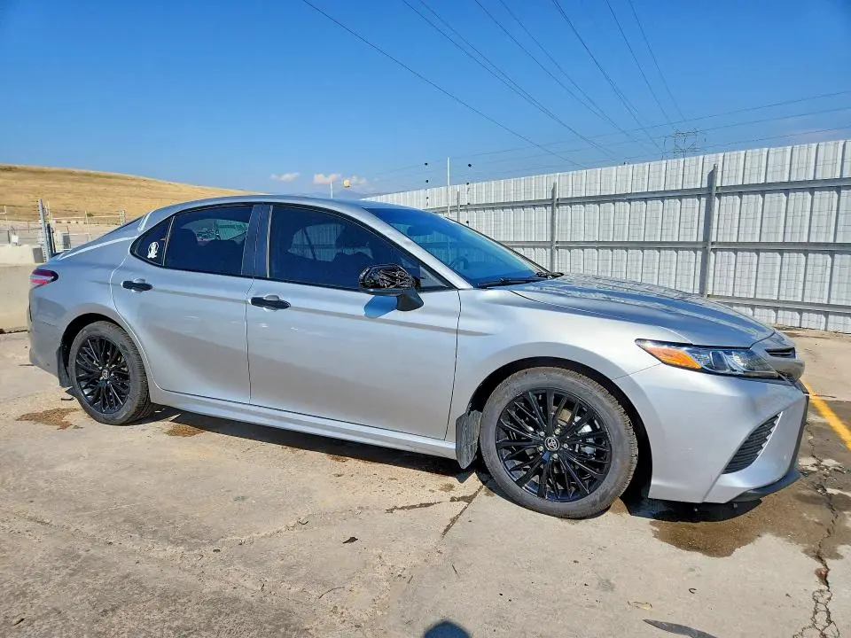 2020 TOYOTA CAMRY SE NIGHTSHADE  