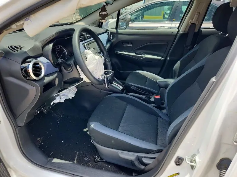2024 NISSAN VERSA SV  