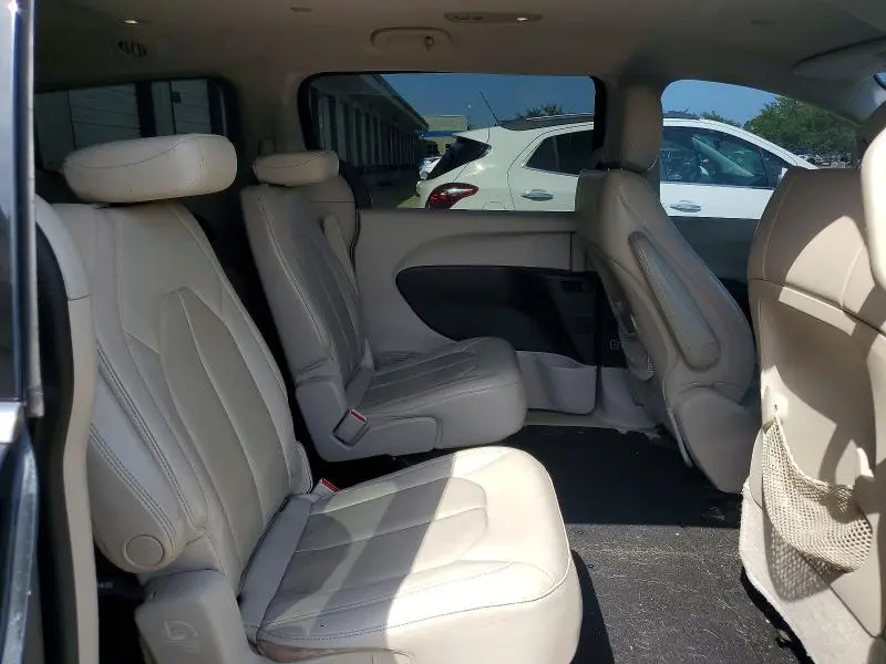 2017 CHRYSLER PACIFICA TOURING L  