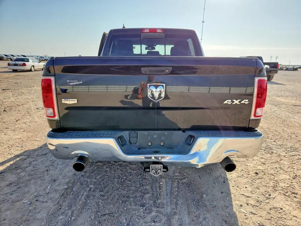 2015 RAM 1500 LARAMIE  