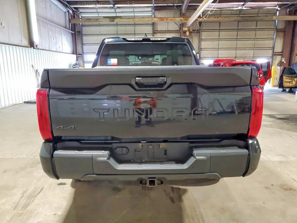 2023 TOYOTA TUNDRA SR5  