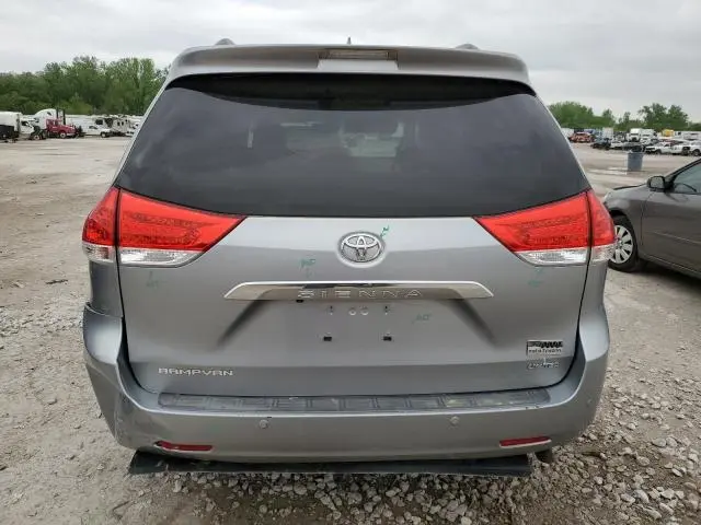 2011 TOYOTA SIENNA XLE  