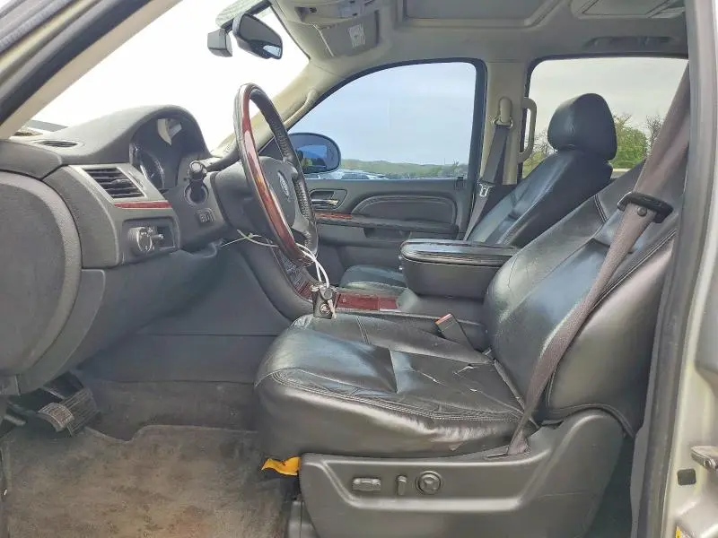 2010 CADILLAC ESCALADE ESV PREMIUM  