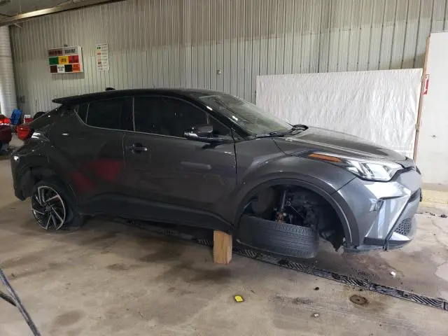 2022 TOYOTA C-HR XLE  
