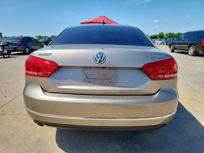 2015 VOLKSWAGEN PASSAT SEL  