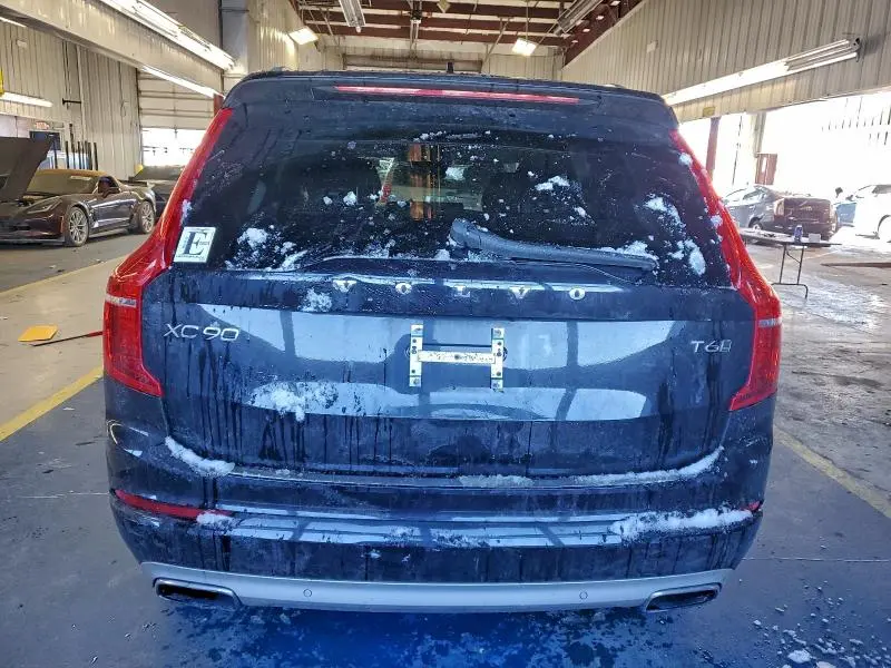 2021 VOLVO XC90 T6 MOMENTUM  