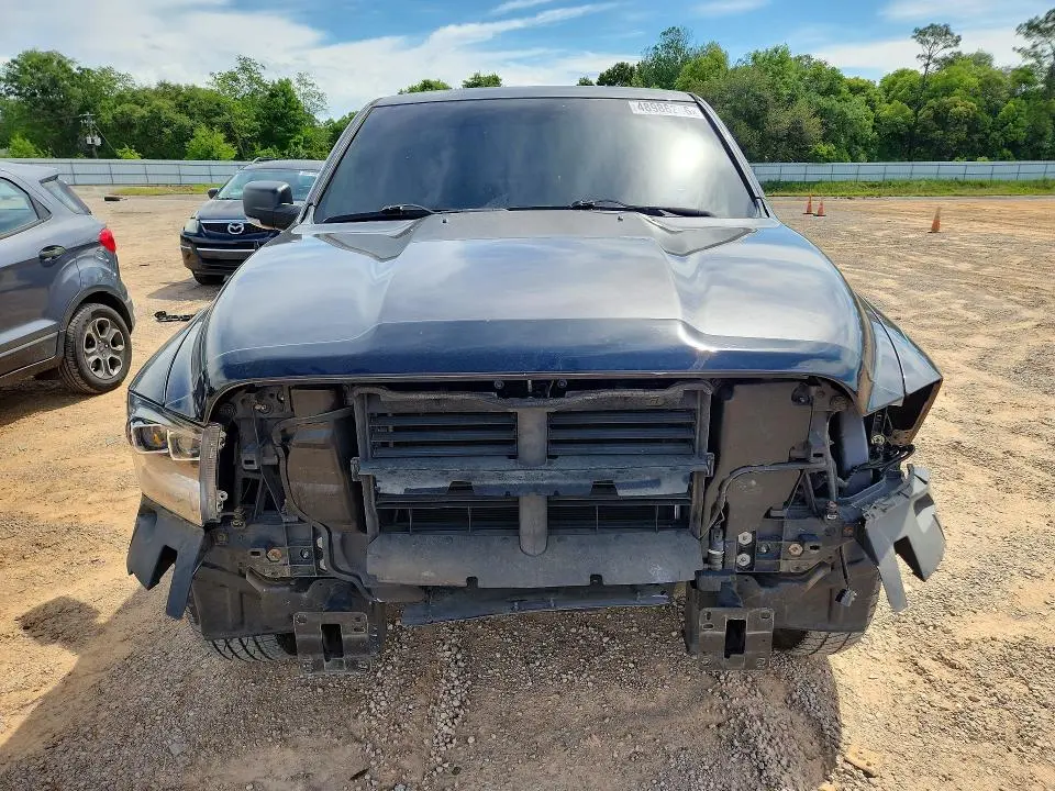 2015 RAM 1500 SLT  