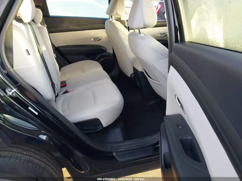 2025 HYUNDAI TUCSON SE