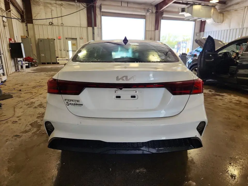 2022 KIA FORTE LXS  