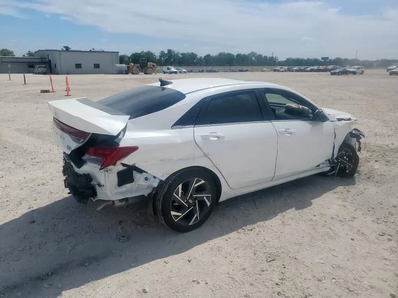 2025 HYUNDAI ELANTRA SEL  