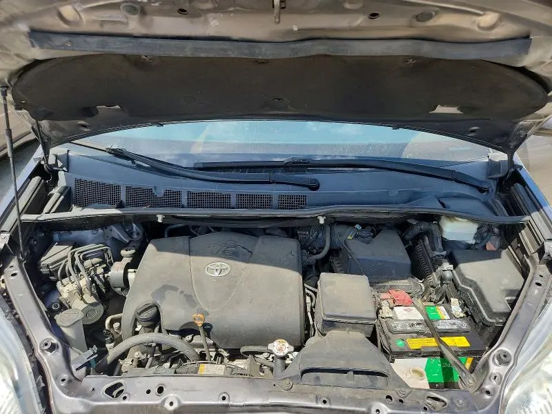 2017 TOYOTA SIENNA XLE 8-PASSENGER  