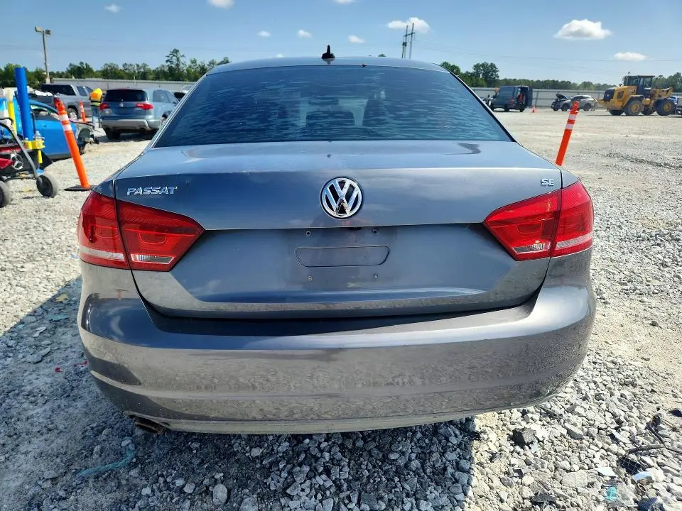 2014 VOLKSWAGEN PASSAT SE  
