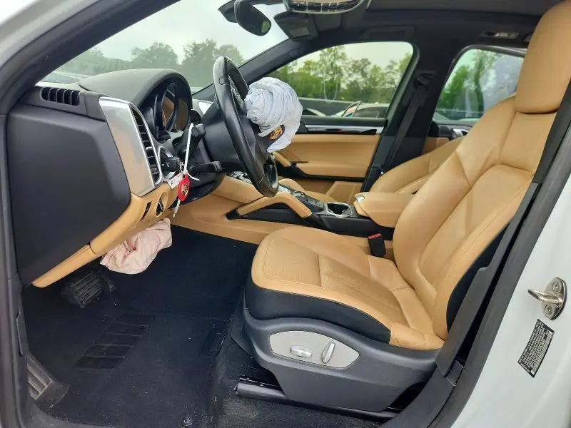 2014 PORSCHE CAYENNE   