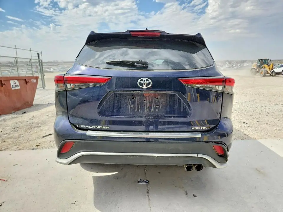 2022 TOYOTA HIGHLANDER XSE  