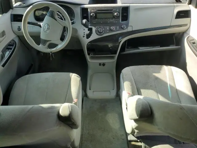 2013 TOYOTA SIENNA   