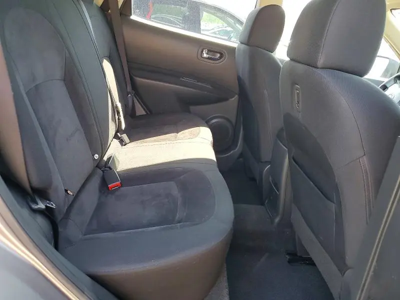 2010 NISSAN ROGUE S  