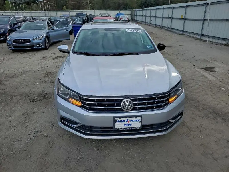 2017 VOLKSWAGEN PASSAT SE  