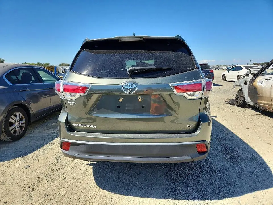 2016 TOYOTA HIGHLANDER LE PLUS  