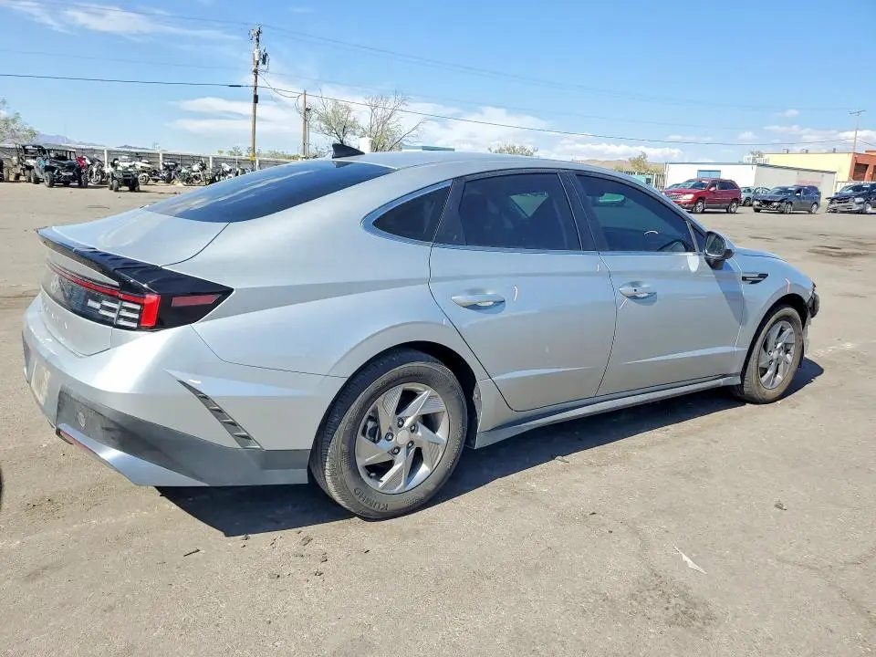 2025 HYUNDAI SONATA SE  