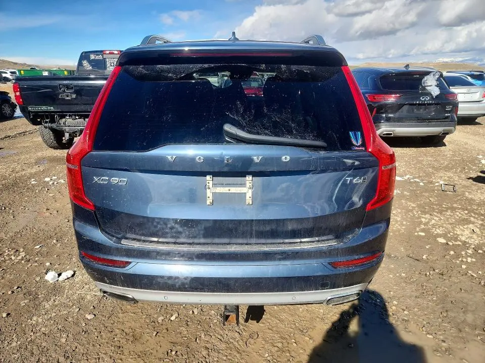 2018 VOLVO XC90 T6  