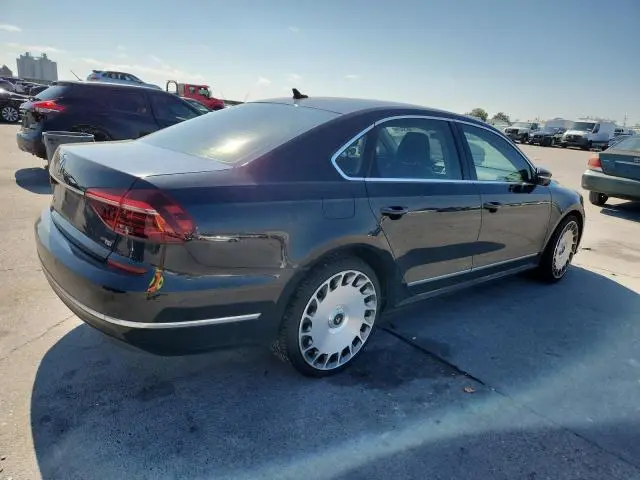 2017 VOLKSWAGEN PASSAT SE  