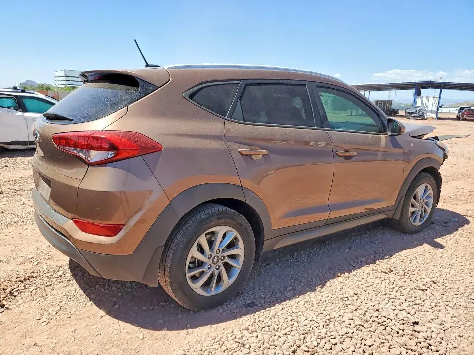 2016 HYUNDAI TUCSON SE  