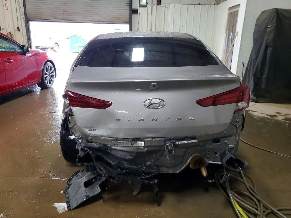 2020 HYUNDAI ELANTRA SE  
