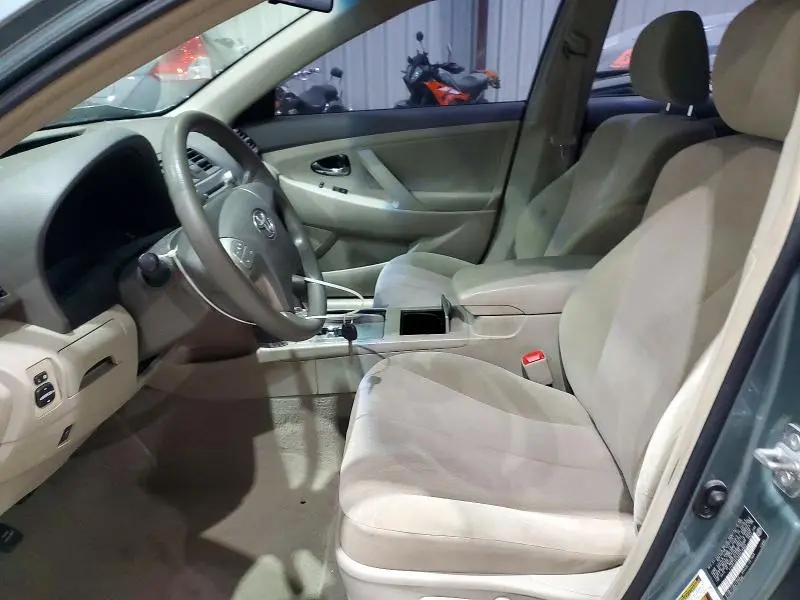 2010 TOYOTA CAMRY LE  