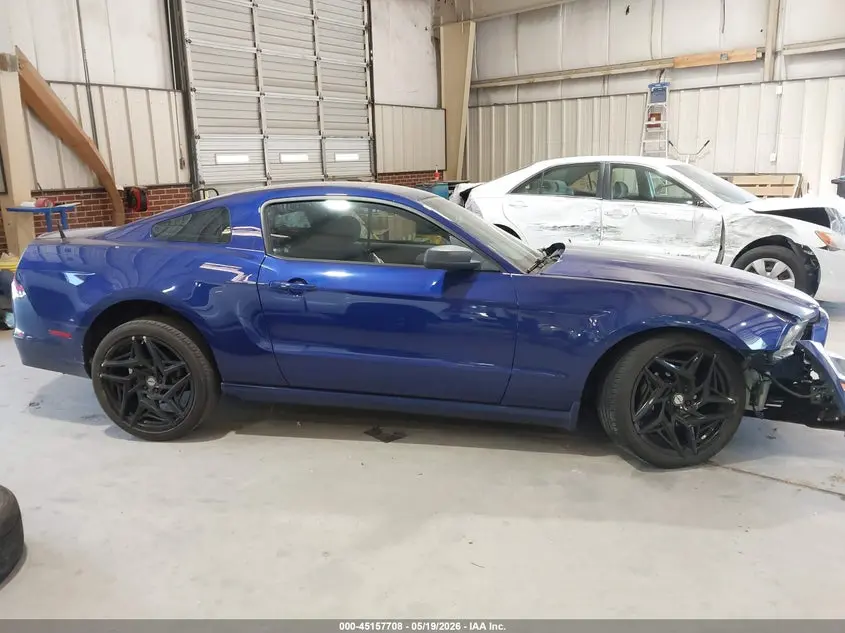 2014 FORD MUSTANG V6