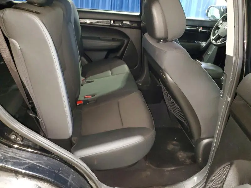 2012 KIA SORENTO LX  