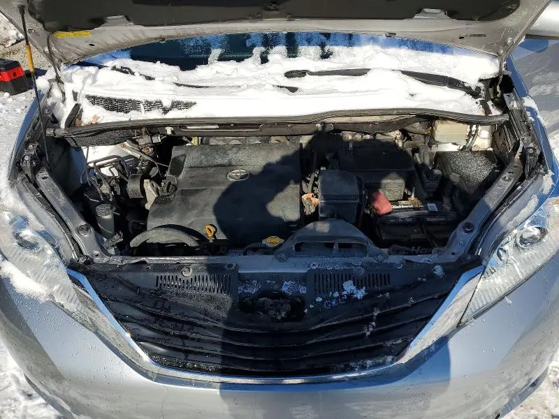 2012 TOYOTA SIENNA LE  