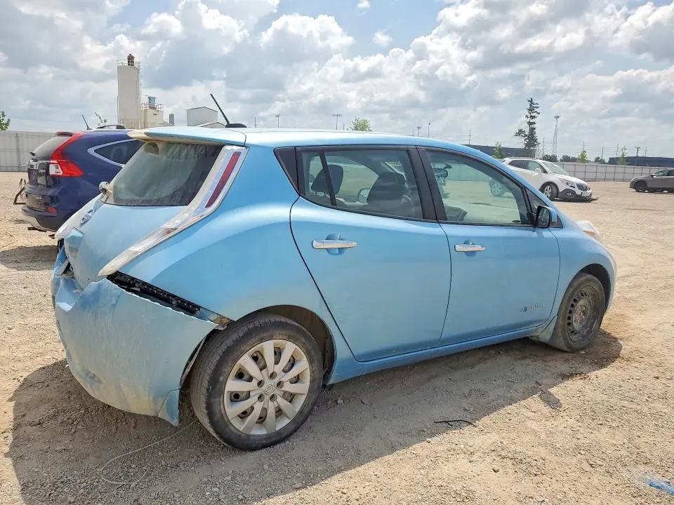 2015 NISSAN LEAF S  