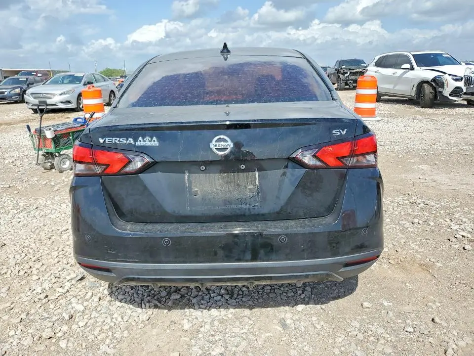 2020 NISSAN VERSA SV  