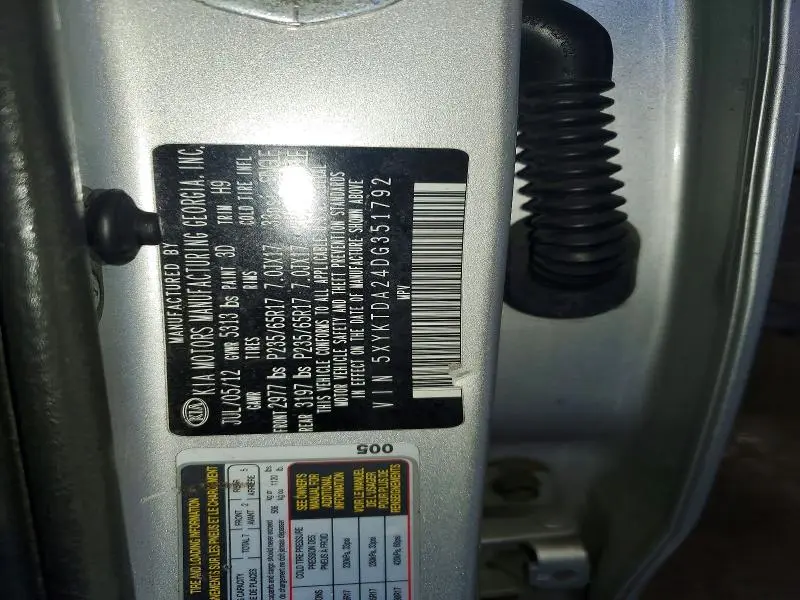 2013 KIA SORENTO LX  